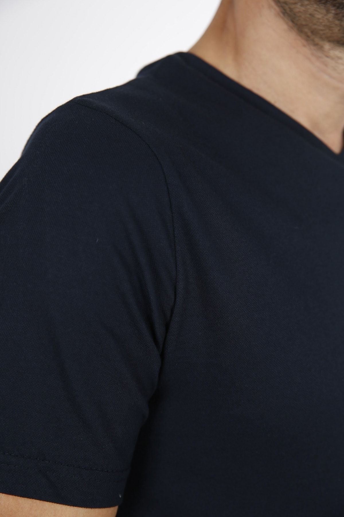 Erkek Lacivert V Yaka Slim Fit Kısa Kol T-Shirt 2000L