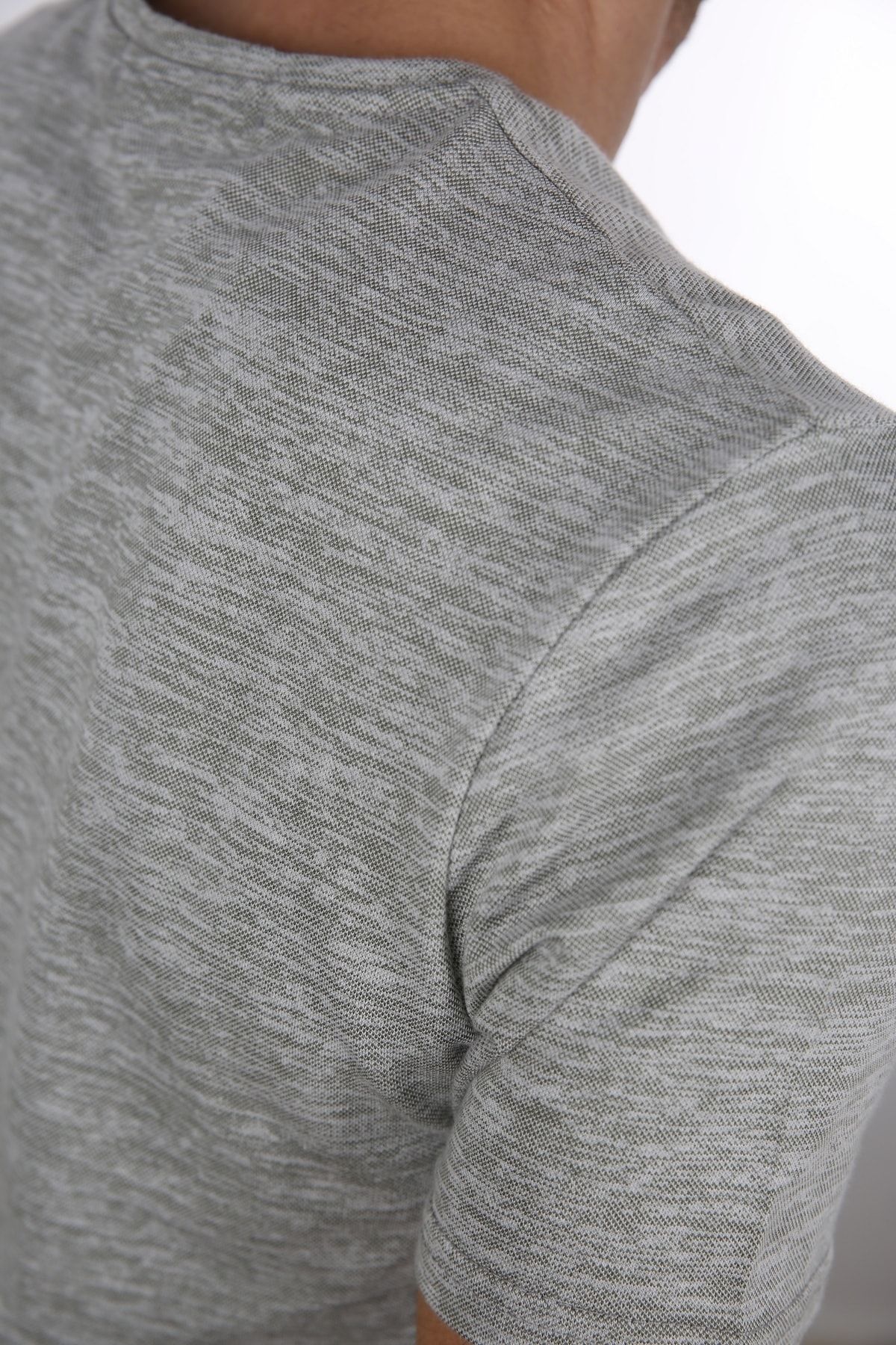 Erkek Haki V Yaka Slim Fit Kısa Kol T-Shirt 2001H