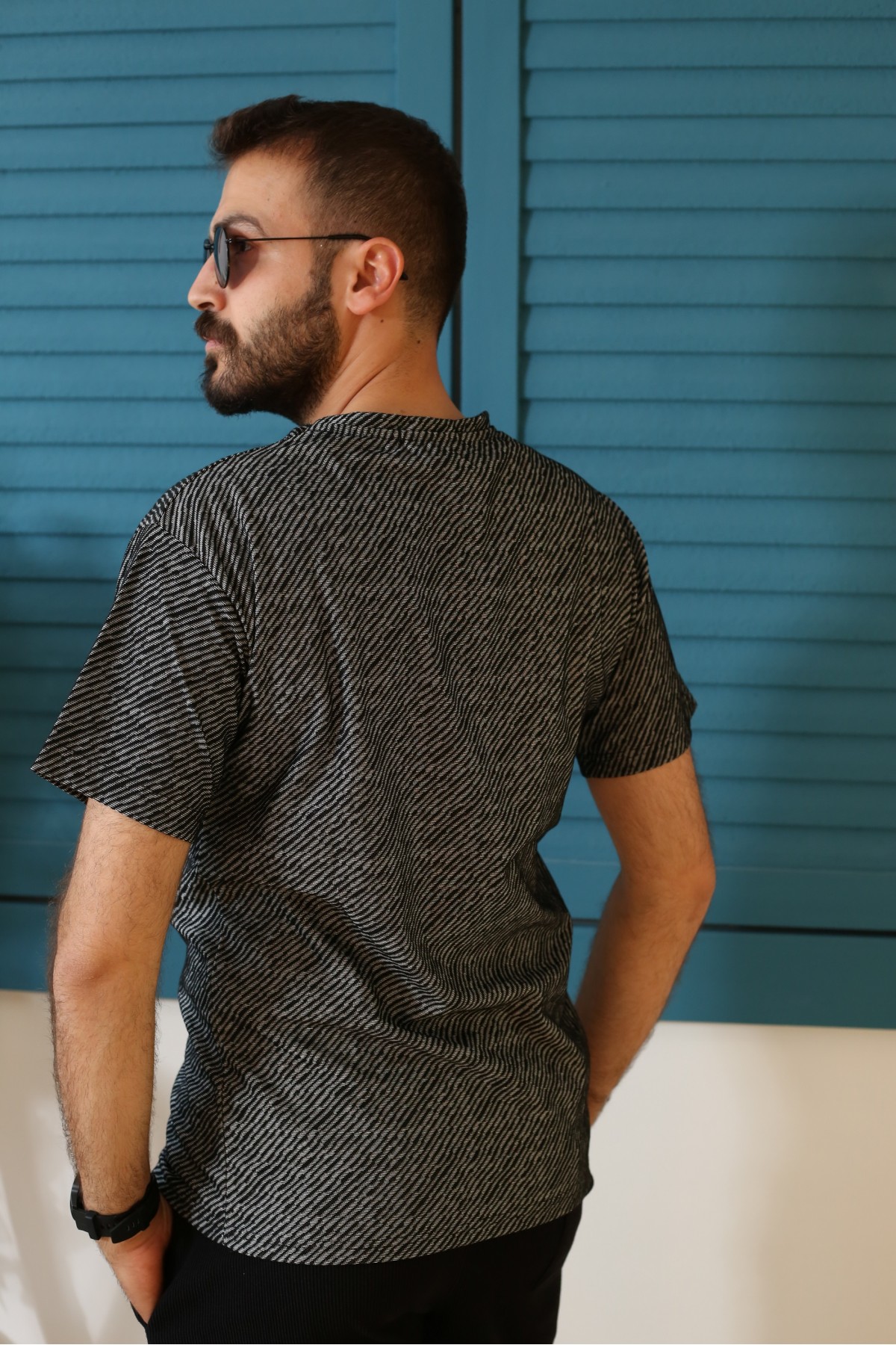 Siyah Kısa Kol Bisiklet Yaka Örme Desenli Oversize T-Shirt 3343-01