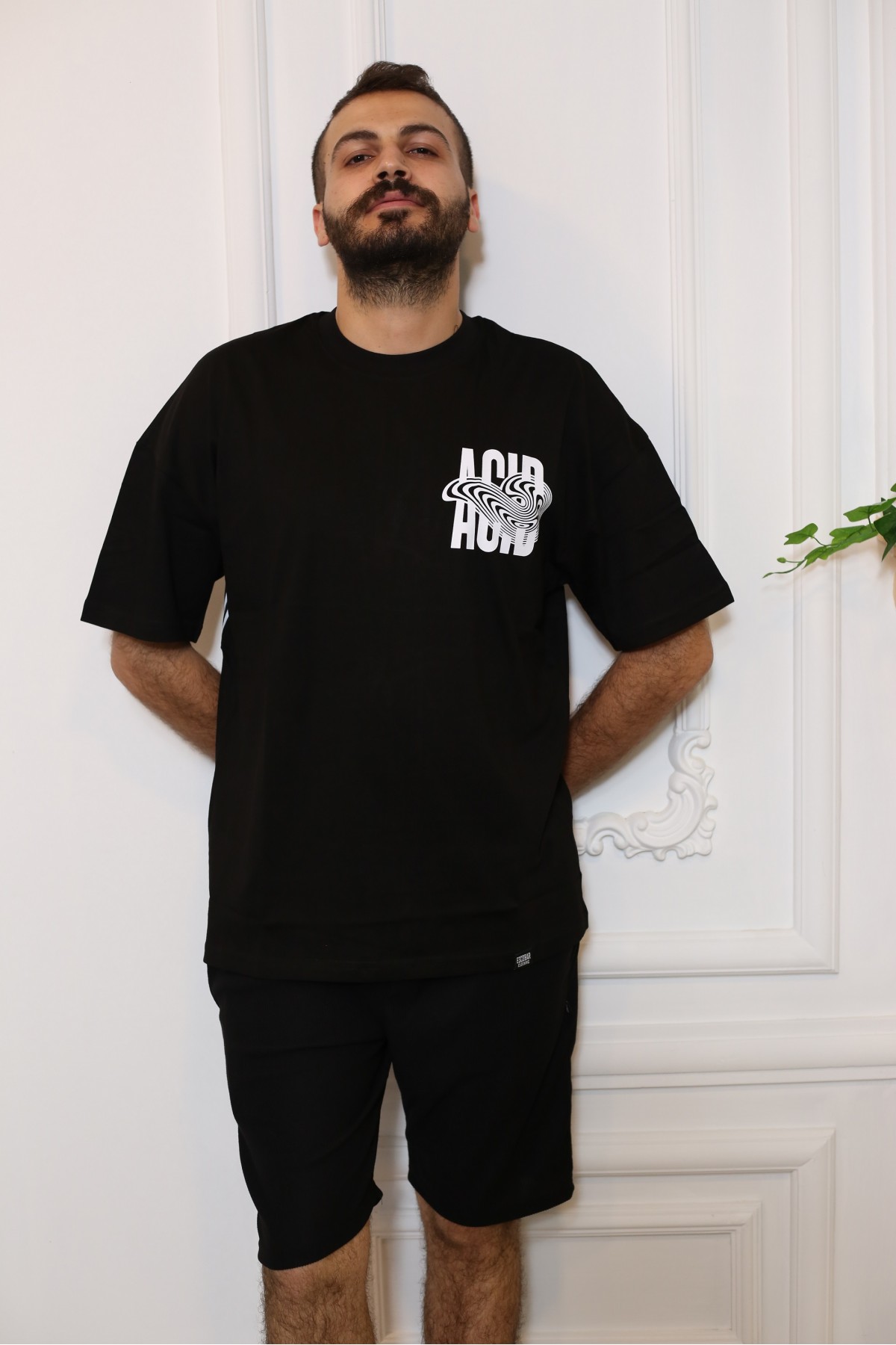 Siyah Oversize Sırt Baskılı Kısa Kol Bisiklet Yaka T-Shirt 90105-01