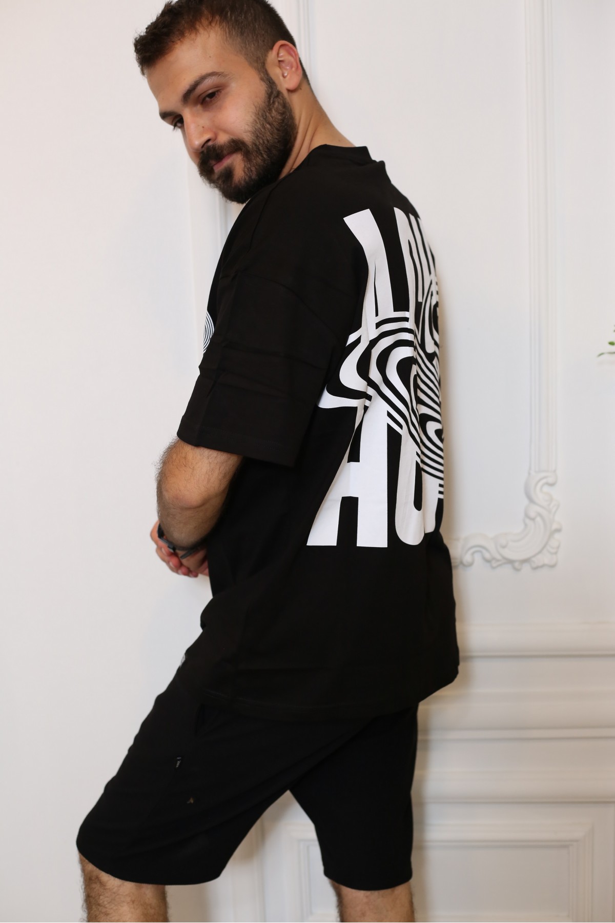 Siyah Oversize Sırt Baskılı Kısa Kol Bisiklet Yaka T-Shirt 90105-01