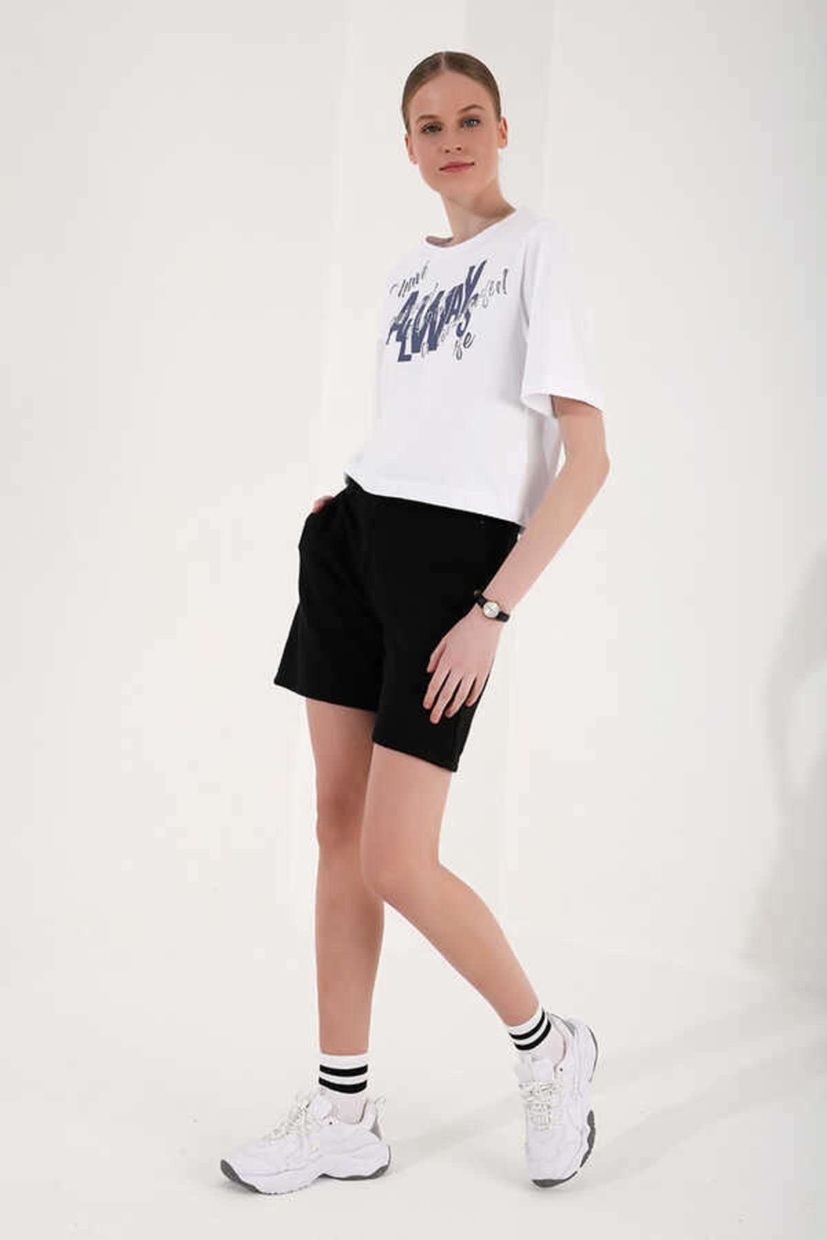 Kadın Beyaz Asimetrik Yazı Baskılı Oversize O Yaka T-Shirt 97136-02