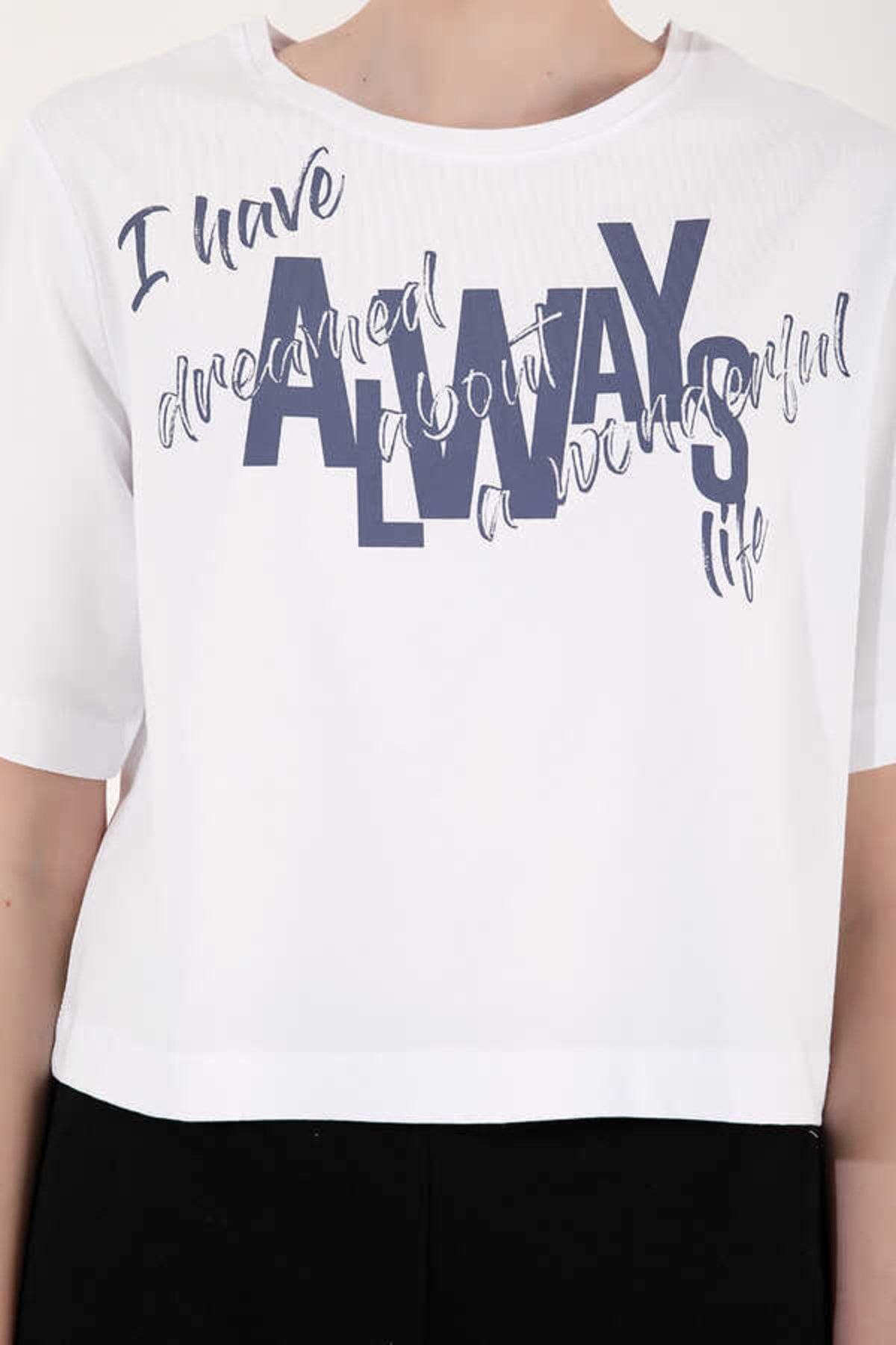 Kadın Beyaz Asimetrik Yazı Baskılı Oversize O Yaka T-Shirt 97136-02