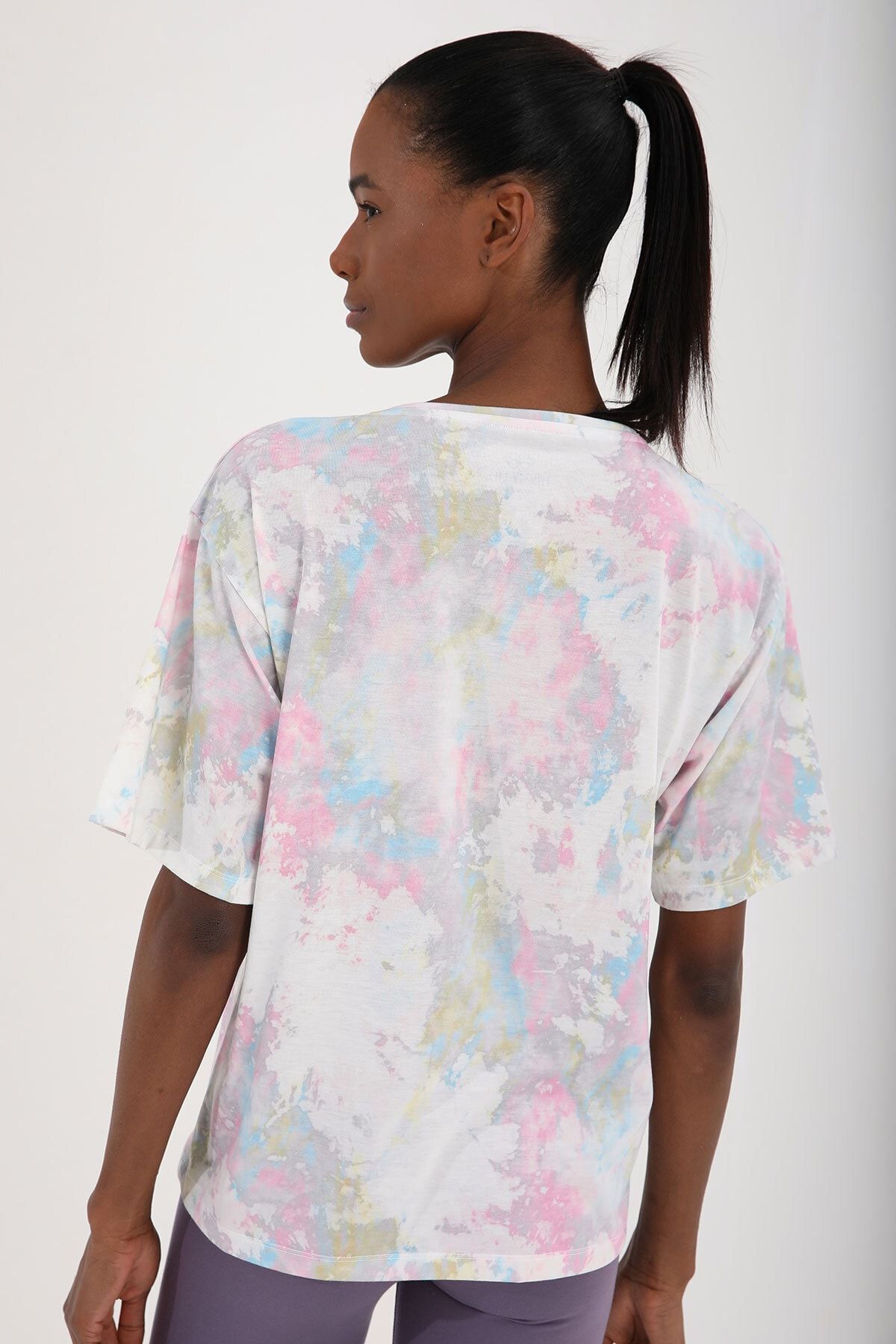 Pembe Kadın Yazı Baskılı Batik Desenli Oversize O Yaka T-shirt - 97126