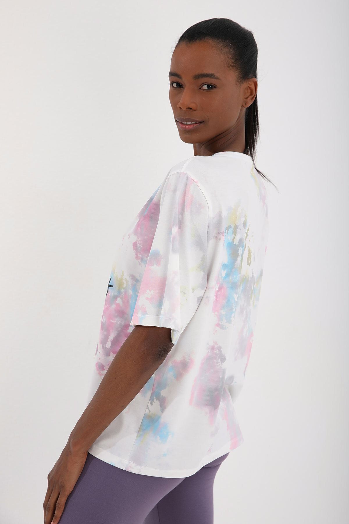 Pembe Kadın Yazı Baskılı Batik Desenli Oversize O Yaka T-shirt - 97126