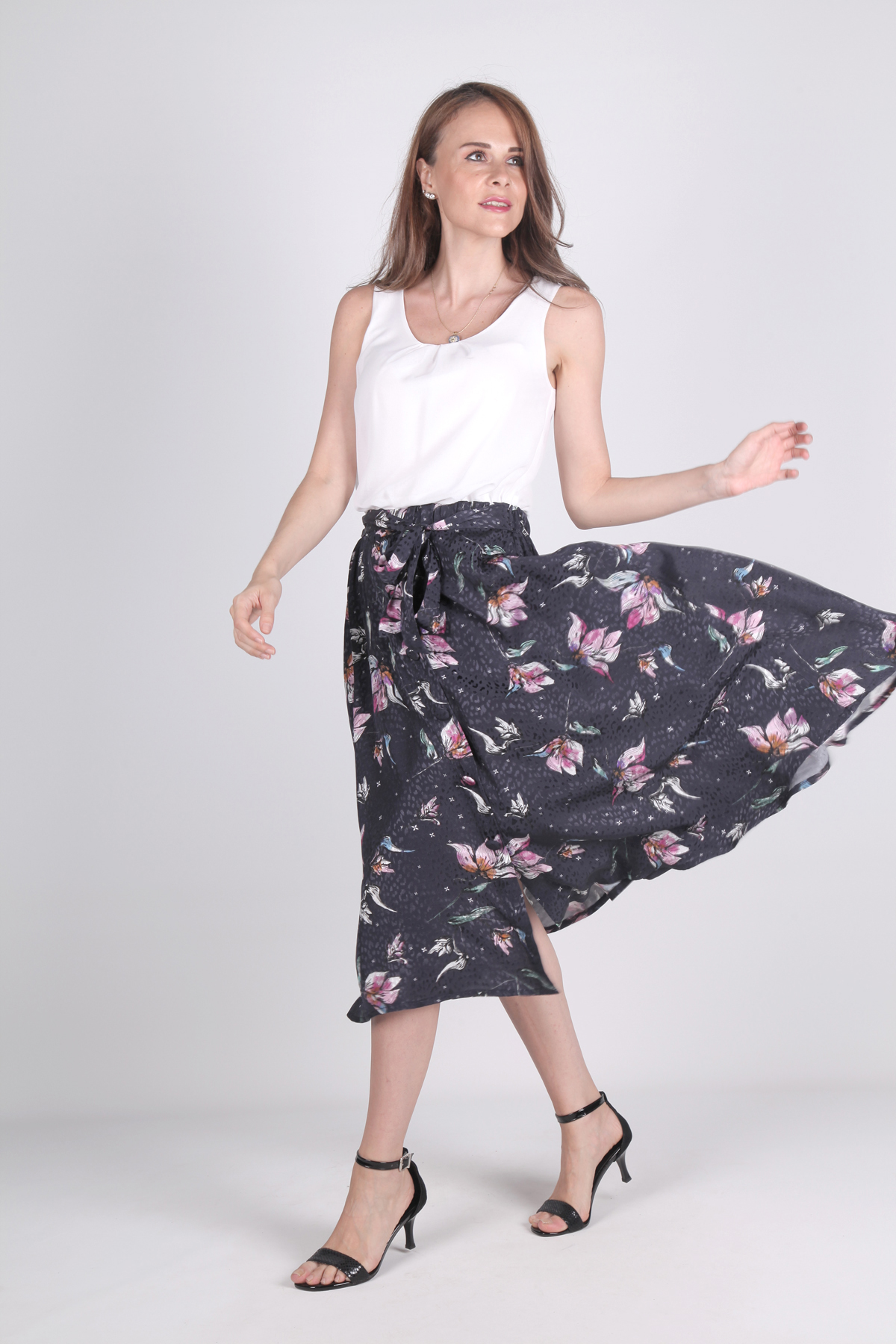 LACİVERT ÖNÜ DÜĞMELİ DİZ ALTI ETEK