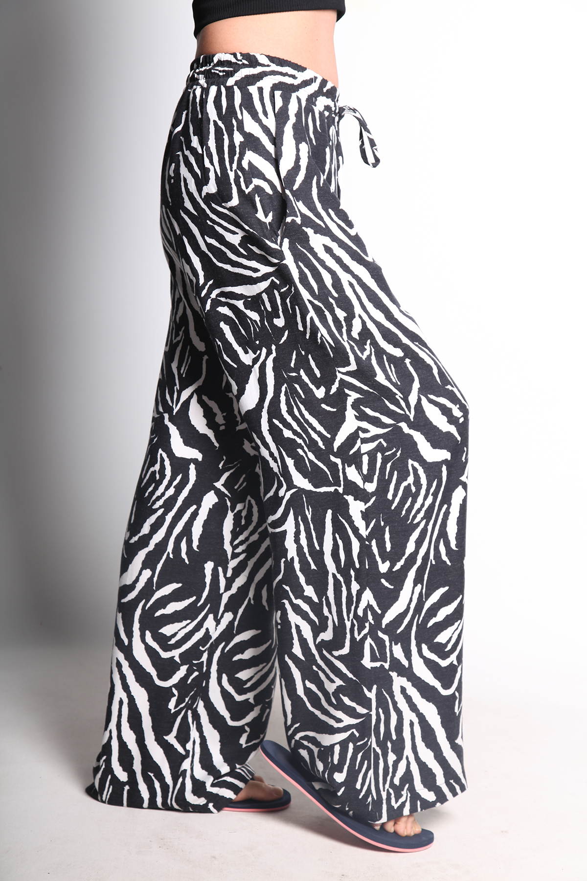 LEOPAR DESENLİ GENİŞ PAÇA PANTOLON