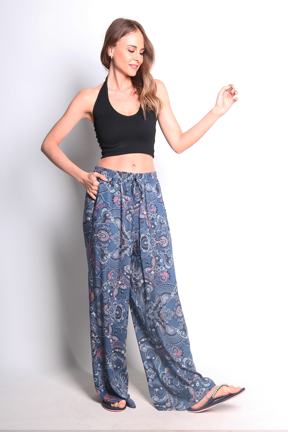 OTANTİK DESENLİ GENİŞ PAÇA PANTOLON